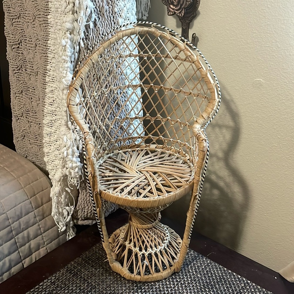 Vintage Mini Wicker Peacock Fan Back Rattan Chair Plant Stand Boho Decor 16”
